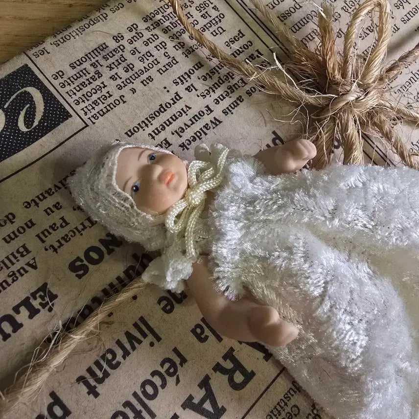 [BUNJANG] Vintage Bisque Baby Doll with Christening Gown / 빈티지 베이비 비스크돌