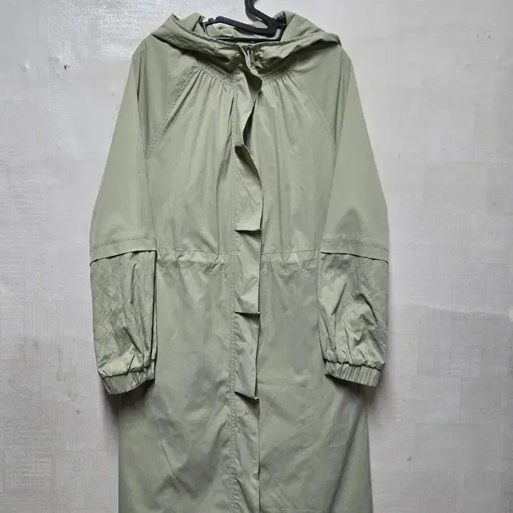 [BUNJANG] Egoist Quilted Ruffle Detail Long Hooded Jumper / 에고이스트 소매퀼팅 러플포인트 롱후드점퍼 55