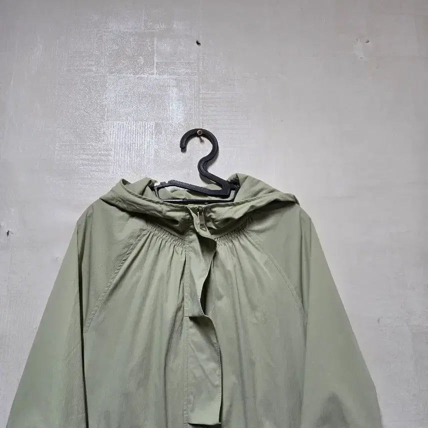[BUNJANG] Egoist Quilted Ruffle Detail Long Hooded Jumper / 에고이스트 소매퀼팅 러플포인트 롱후드점퍼 55
