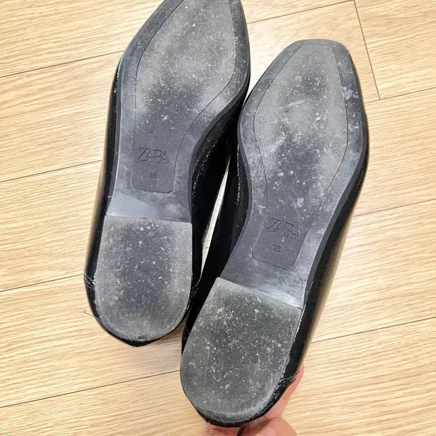 [BUNJANG] ZARA Black Enamel Loafer Flat Shoes / 자라 ZARA 블랙 에나멜 로퍼 플랫슈즈