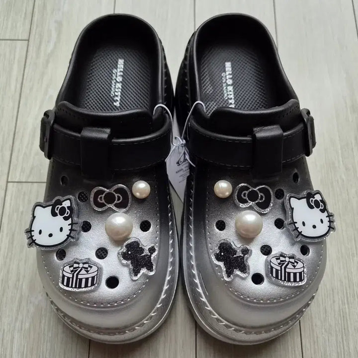 [BUNJANG] Hello Kitty Platform Slipper Sandals / 헬로키티 키높이 슬리퍼 샌들 키티 지비츠 새상품 (235~240)