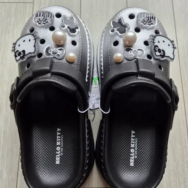 [BUNJANG] Hello Kitty Platform Slipper Sandals / 헬로키티 키높이 슬리퍼 샌들 키티 지비츠 새상품 (235~240)