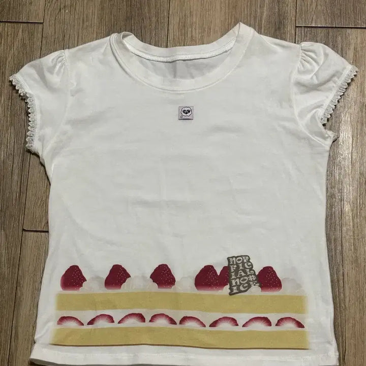 [BUNJANG] No Official No Peace BERRY WHITE CAKE SLICE Lace T-Shirt / 노피셜 노피스 베리케이크 BERRY WHITE CAKE