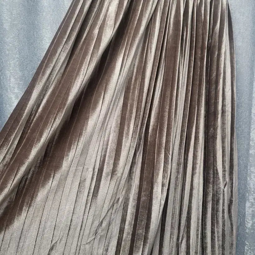 [BUNJANG] Velvet Pleated Long Skirt / 은은한 광택 벨벳 플리츠 롱 스커트 / 밴딩 프리