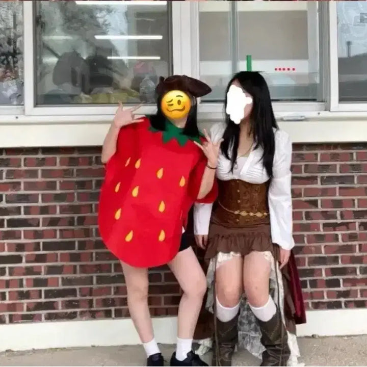 [BUNJANG] Strawberry Costume Rental Set / 인기폭발!! 딸기 코스프레 대여 졸사 농부/과일/ 잠옷/귀여운