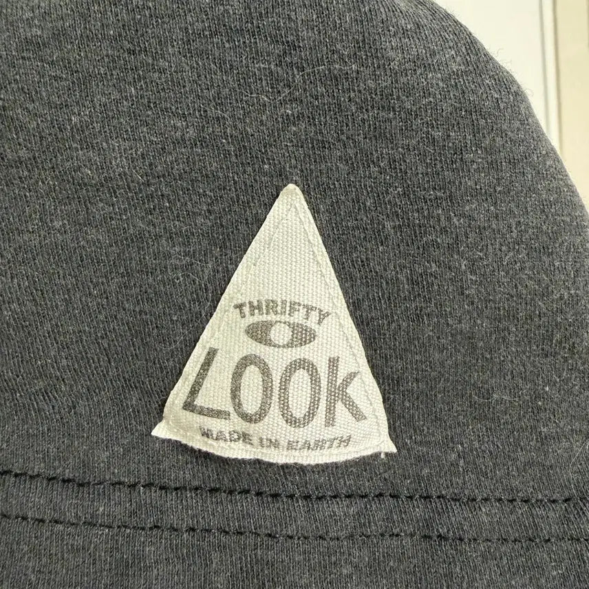 [BUNJANG] THRIFTY LOOK Queen Tee / (드라이완료THRIFTY LOOK "Queen" TEE