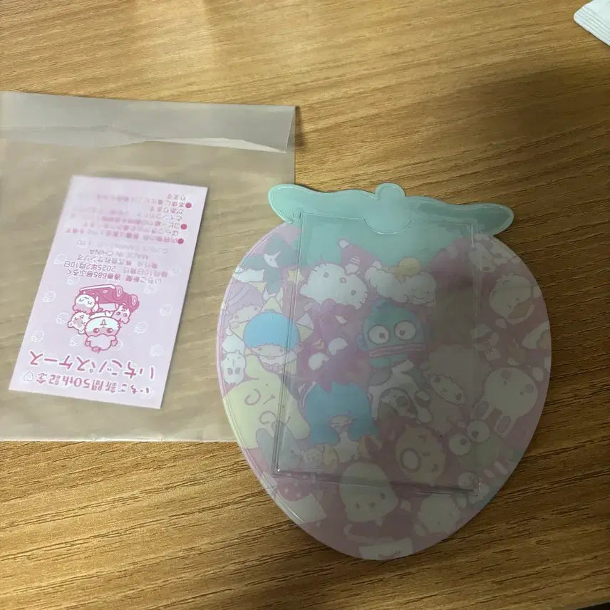 [BUNJANG] Sanrio Ichigo Newspaper Card Holder / 산리오 이치고신문 부록 굿즈 카드홀더