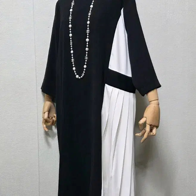 [BUNJANG] Colorblock Pleated Long Dress / 배색 플리츠 롱 원피스 88