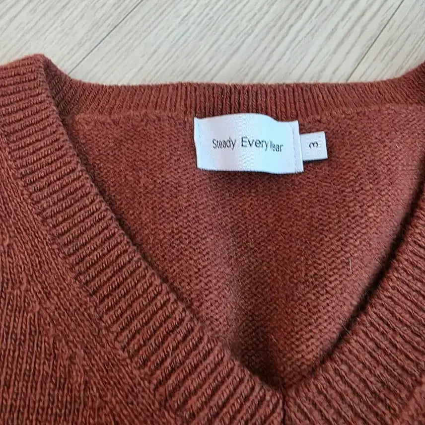 [BUNJANG] Steady-Everywhere Cozy Wool Cashmere V-Neck Knit (Dark Orange) / (3사이즈)스테디에브리웨어 코지 울 캐시미어 브이넥 니트 (다크 오렌지)