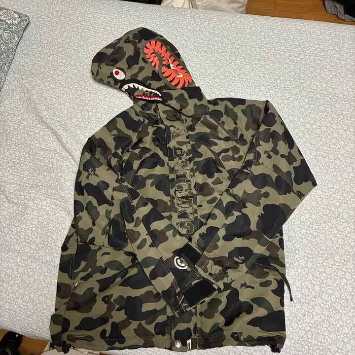 [BUNJANG] BAPE Windbreaker XL / BAPE 바람막이 팝니다