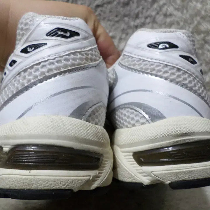 [BUNJANG] Asics Gel-1130 White Sneakers / 후루룩구제 260 아식스 젤1130 화이트 운동화 중고 신발