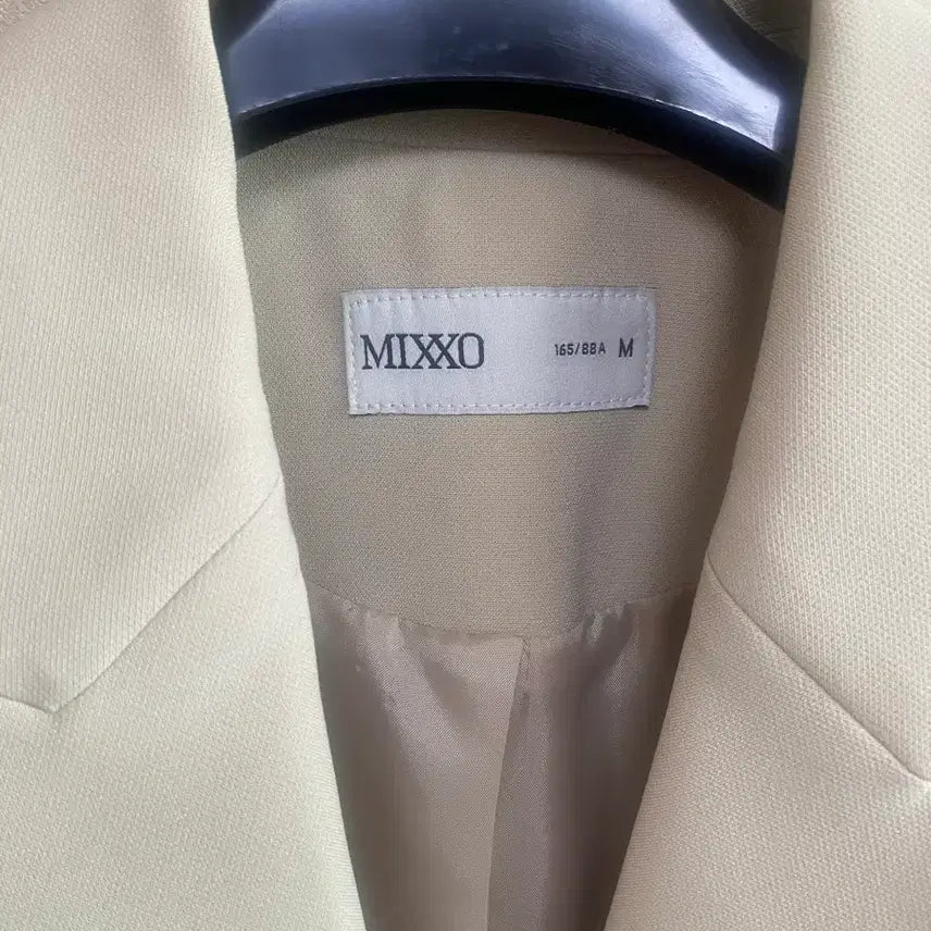 [BUNJANG] Mixxo Spring/Fall Beige Jacket / 미쏘 봄가을용 자켓