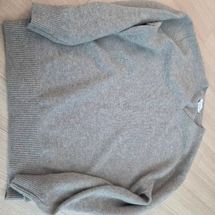 [BUNJANG] Steadyeverywhere Cozy Wool Cashmere V-Neck Knit (Beige Grey) / (3)스테디에브리웨어 코지 울 캐시미어 브이넥 니트 (베이지 그레이)