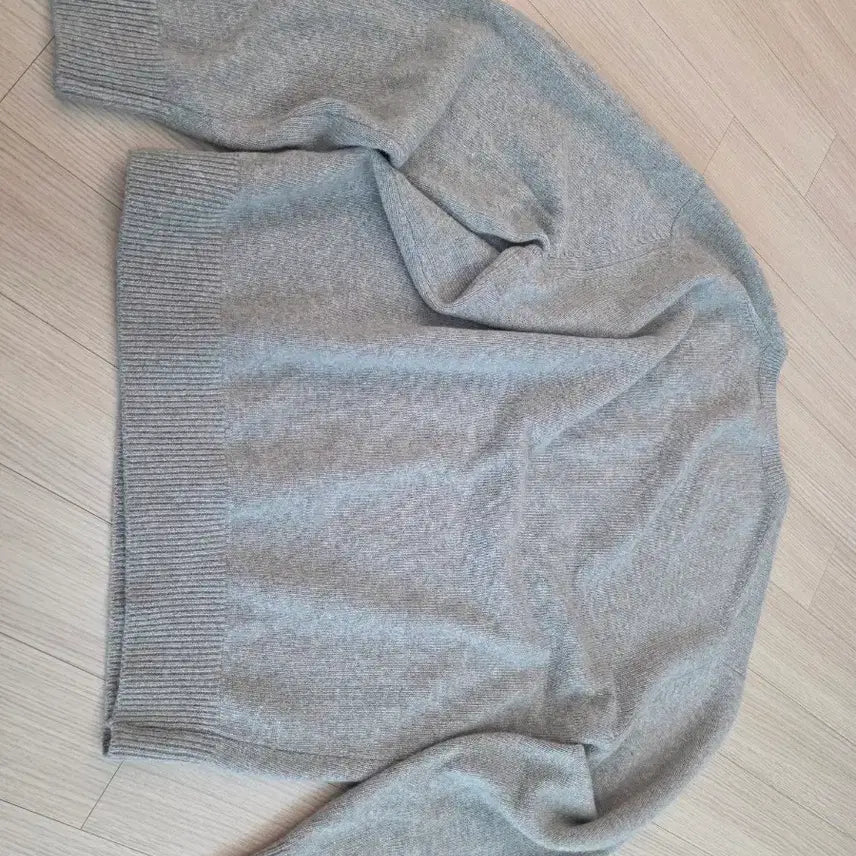 [BUNJANG] Steadyeverywhere Cozy Wool Cashmere V-Neck Knit (Beige Grey) / (3)스테디에브리웨어 코지 울 캐시미어 브이넥 니트 (베이지 그레이)