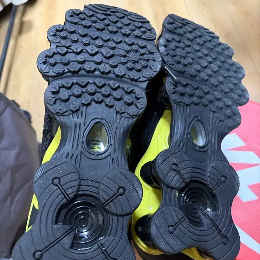 [BUNJANG] Nike Shox TL Black Dynamic Yellow Sneakers / 나이키 샥스TL 블랙 다이나믹 옐로우 285