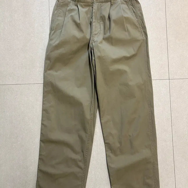 [BUNJANG] Woodbee Two Pleated Chino Pants Khaki Beige Size 2 / 우드비 투플렛치노팬츠/카키베이지(2)