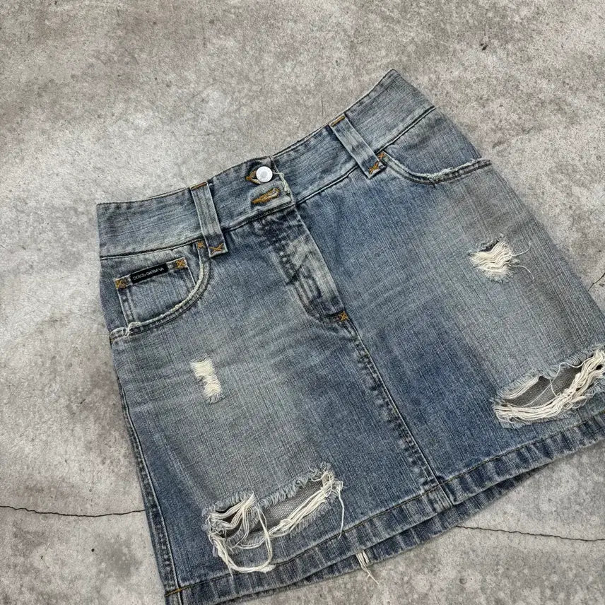 [SOLD OUT] 돌체앤가바나 y2k 데미지 데님 미니스커트