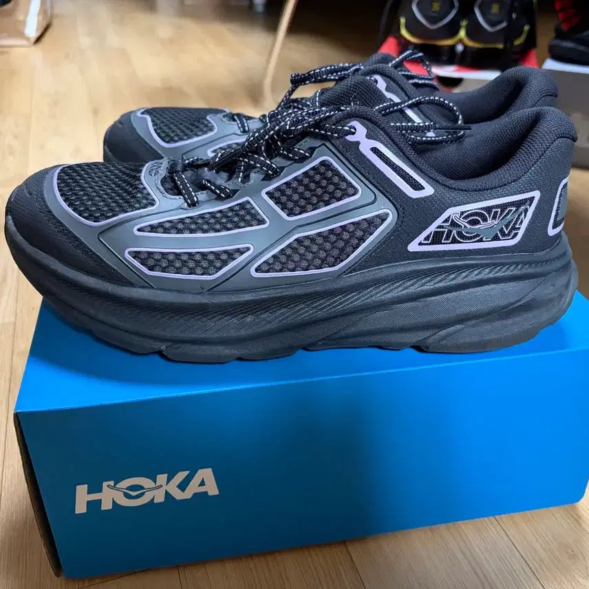 [BUNJANG] Hoka Clifton 9 Black Aster Flower Sneakers / 호카 클리프톤 원9 블랙 애스터 플라워 285