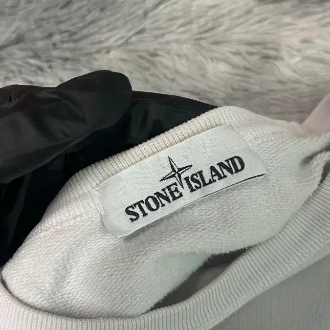 [SOLD OUT] [XL size] 스톤아일랜드 맨투맨 화이트