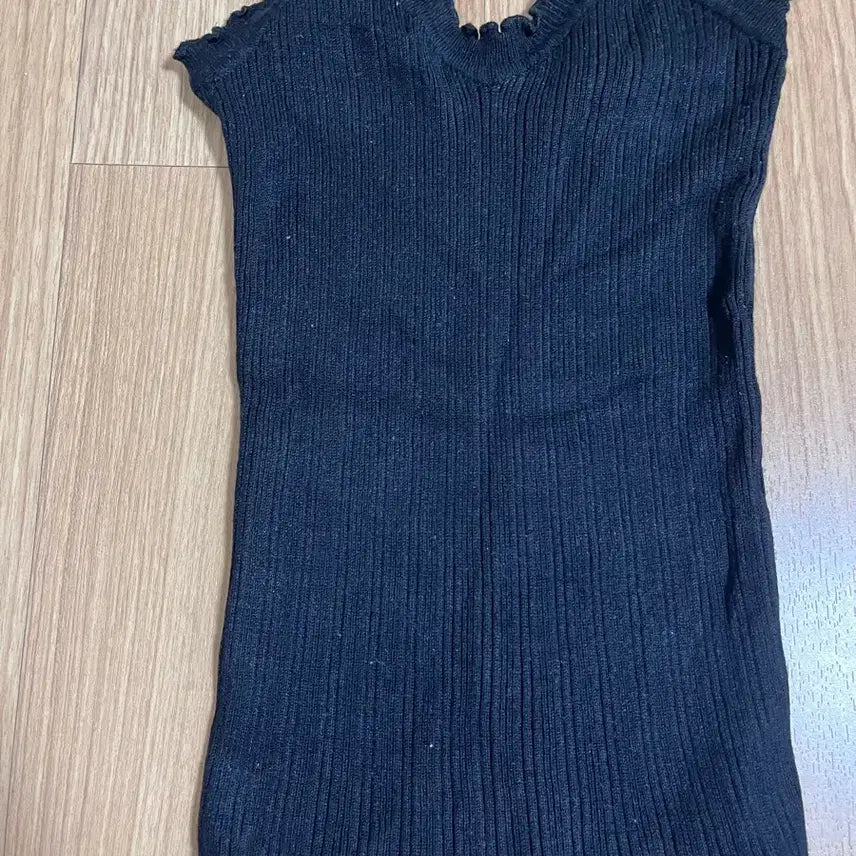 [BUNJANG] Sheer Frill Ribbed Tank Top (Black) / 여리여리 프릴 골지 나시 판매해요 (블랙)