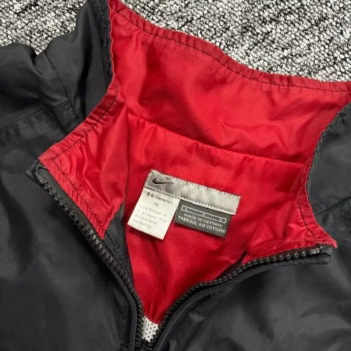 [SOLD OUT] 나이키 올드스쿨 블랙 레드 바람막이 L