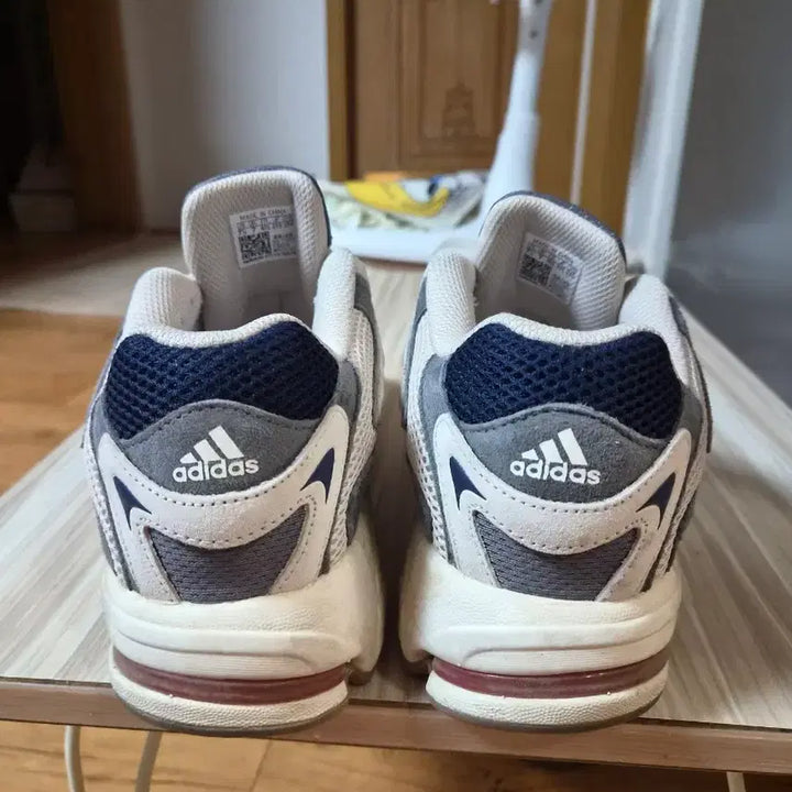 [BUNJANG] Adidas Sneakers White / Navy / Grey / 아디다스 운동화 흰색 / 네이비 / 회색