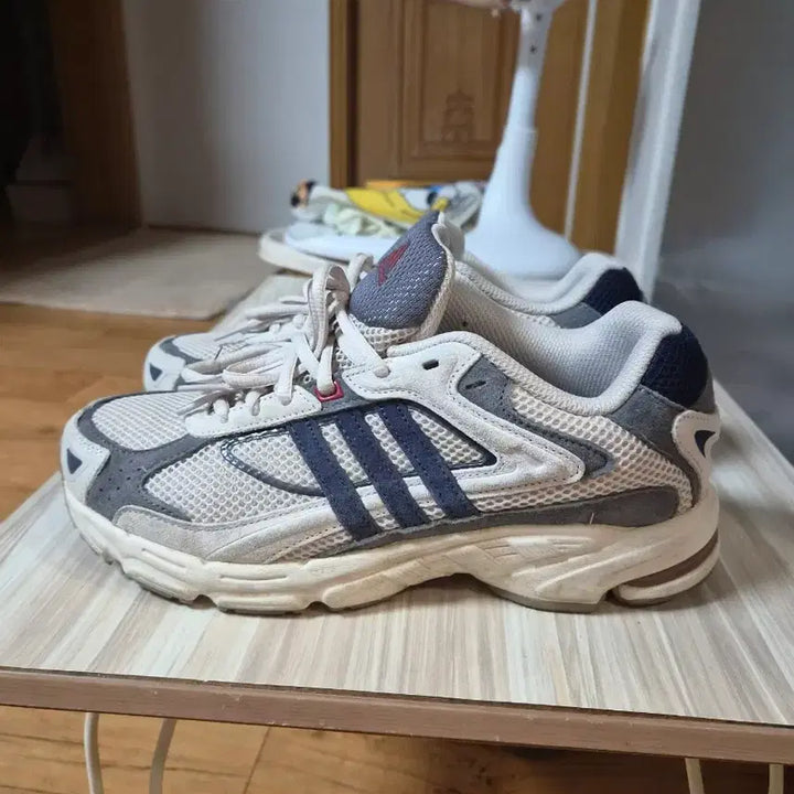 [BUNJANG] Adidas Sneakers White / Navy / Grey / 아디다스 운동화 흰색 / 네이비 / 회색