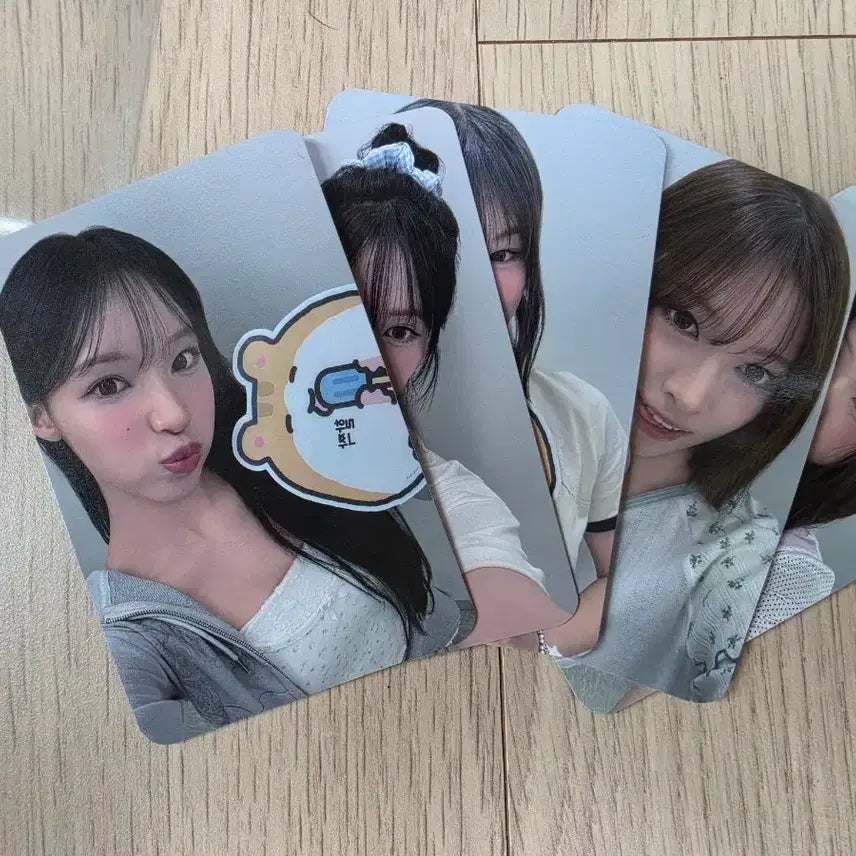 [BUNJANG] RESCENE Deja Vu Studio Photocard Set / 리센느 데자뷰 공방 포카 세트