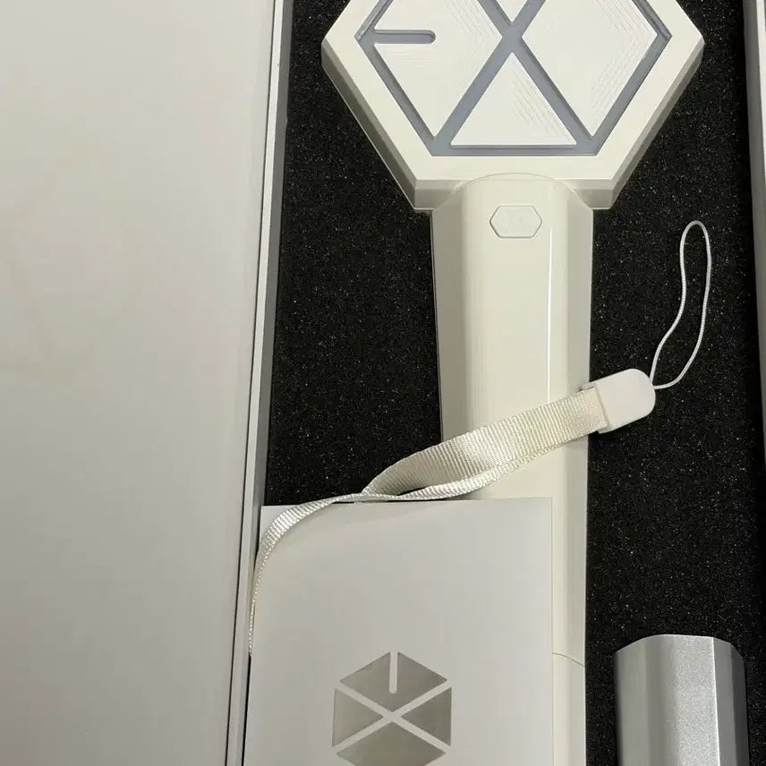 [BUNJANG] EXO Light Stick (New Ver.) / 엑소 응원봉 (뉴리디봉)