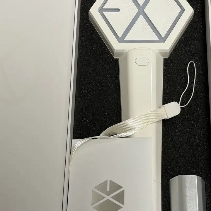 [BUNJANG] EXO Light Stick (New Ver.) / 엑소 응원봉 (뉴리디봉)