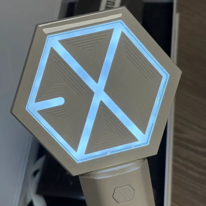 [BUNJANG] EXO Light Stick (New Ver.) / 엑소 응원봉 (뉴리디봉)