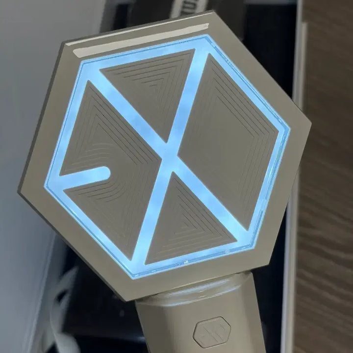 [BUNJANG] EXO Light Stick (New Ver.) / 엑소 응원봉 (뉴리디봉)