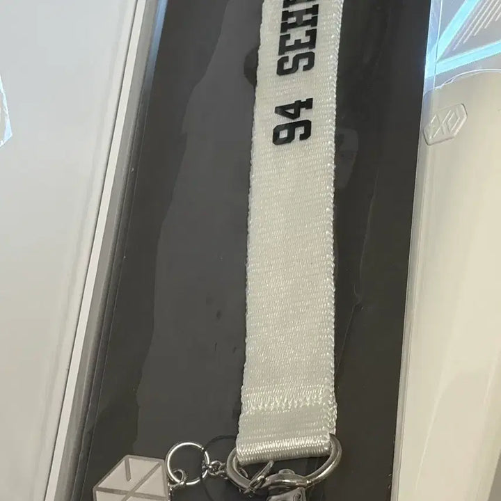 [BUNJANG] EXO Light Stick (New Ver.) / 엑소 응원봉 (뉴리디봉)