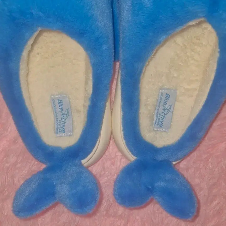 [BUNJANG] Hoshino Whale Fur Slippers (M Size, Blue Archive) / 키링 포함) 호시노 고래 털 슬리퍼 블루아카이브 블아 M사이즈