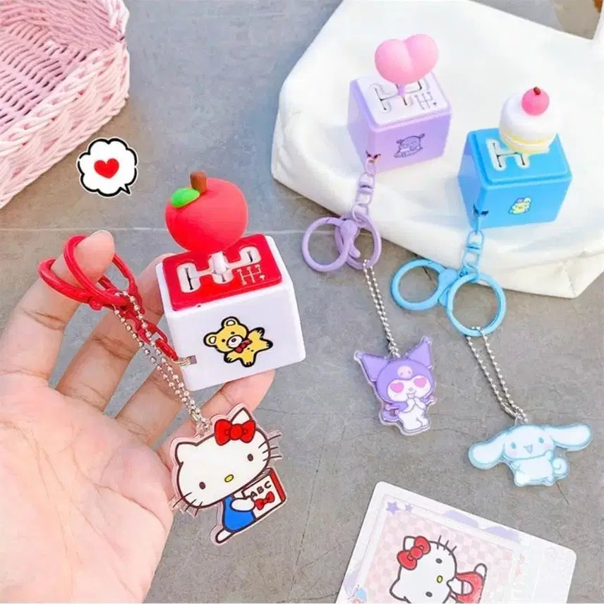 [BUNJANG] Sanrio Hello Kitty &amp; Cinnamoroll Gear Keychain / 키티 시나모롤 기어 키링 팝니다~