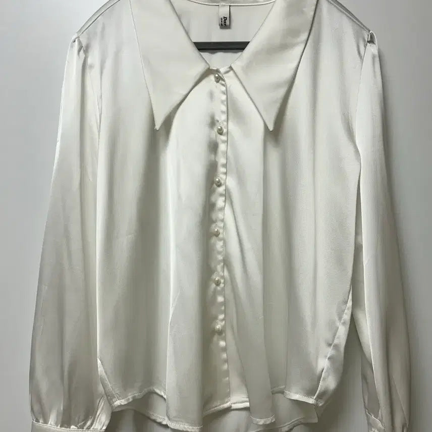 [BUNJANG] Dalt Glam Ivory Blouse / 달트 글램 블라우스(아이보리)
