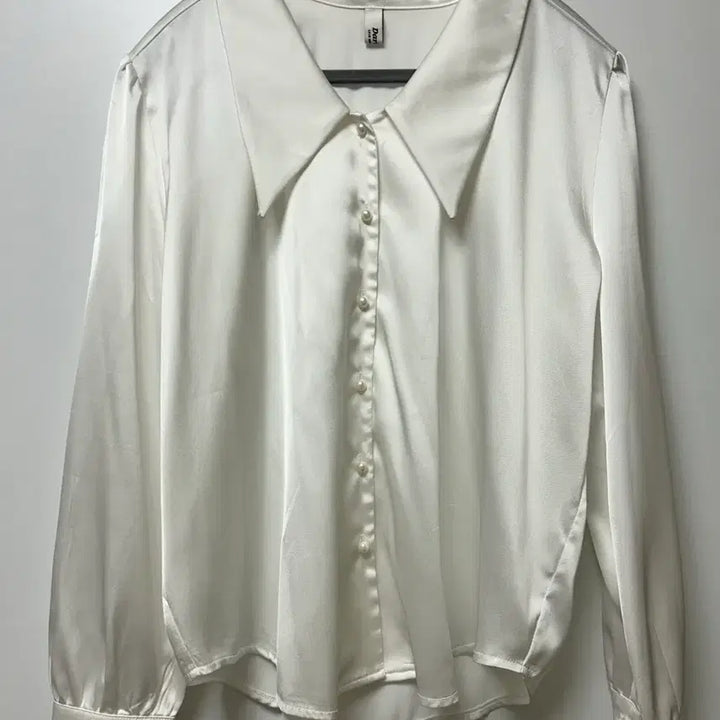 [BUNJANG] Dalt Glam Ivory Blouse / 달트 글램 블라우스(아이보리)