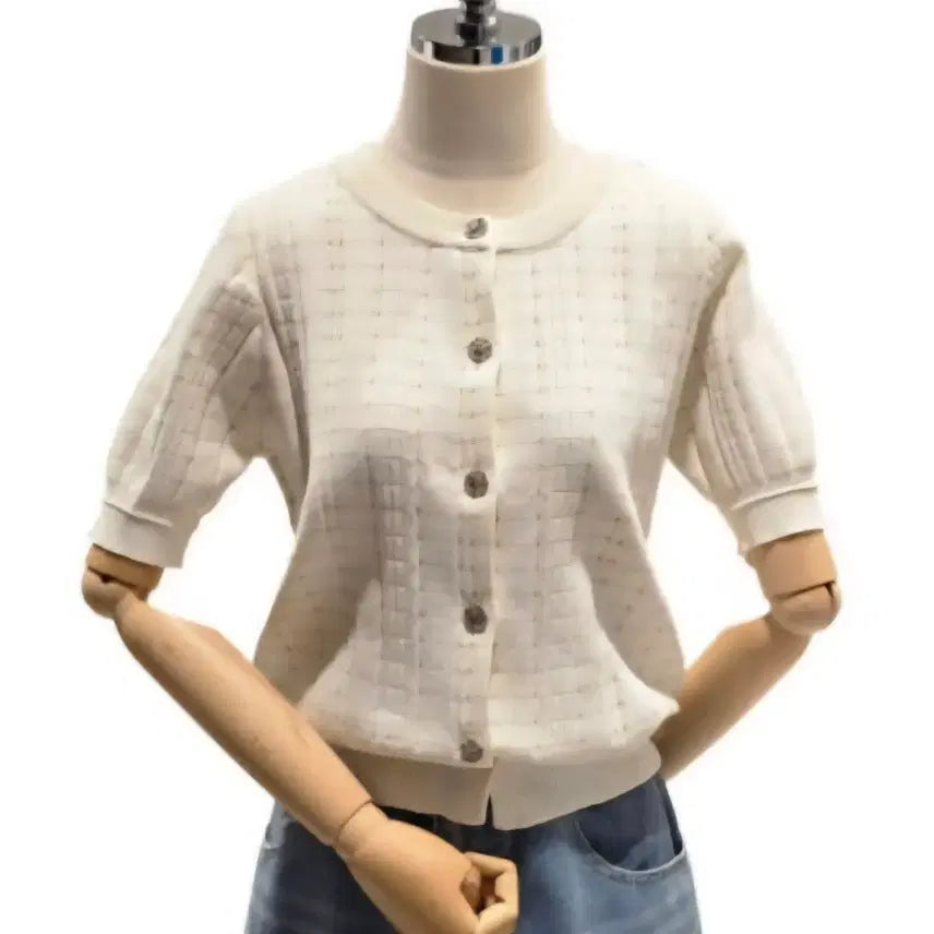 [BUNJANG] Ivory Knit Cardigan with Premium Buttons - Ideal for Guest or Date Outfits / [새상품] 아이보리 니트 가디건 / 고급 버튼 / 하객룩 데이트룩 추천