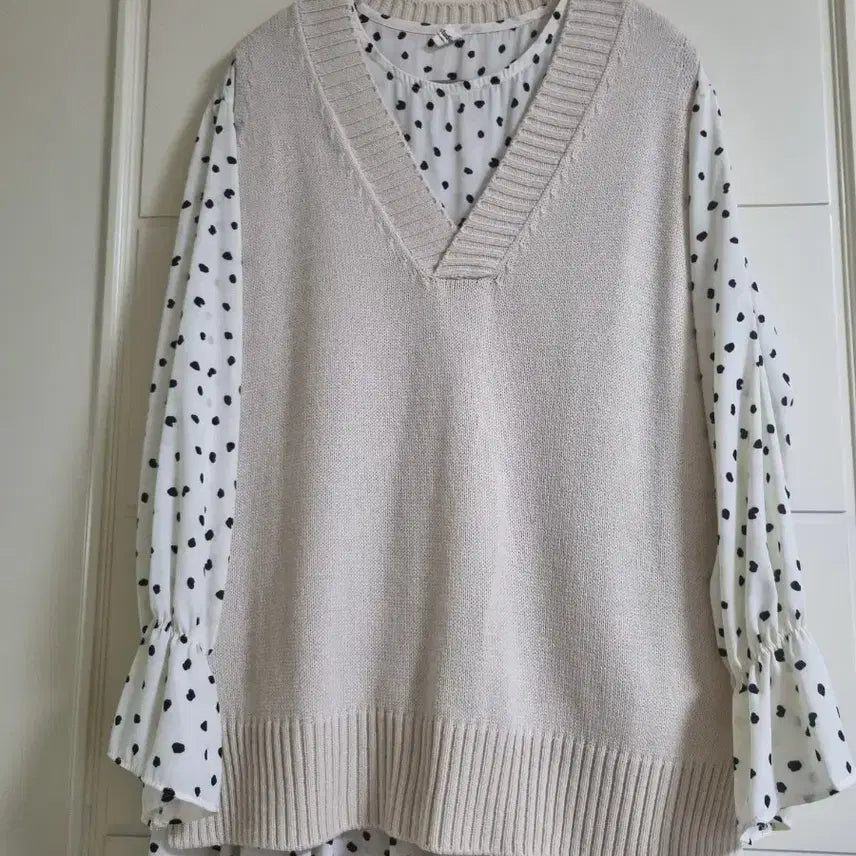 [BUNJANG] Beige Knit Vest &amp; Dot Long Dress Set / 니트조끼 도트 롱 원피스 세트
