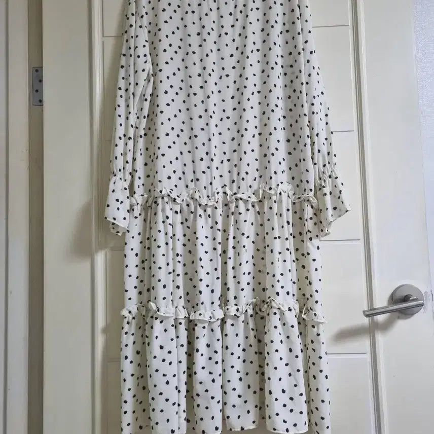 [BUNJANG] Beige Knit Vest &amp; Dot Long Dress Set / 니트조끼 도트 롱 원피스 세트