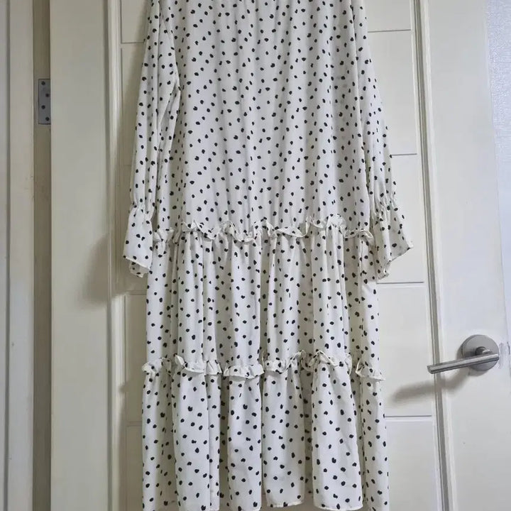 [BUNJANG] Beige Knit Vest &amp; Dot Long Dress Set / 니트조끼 도트 롱 원피스 세트