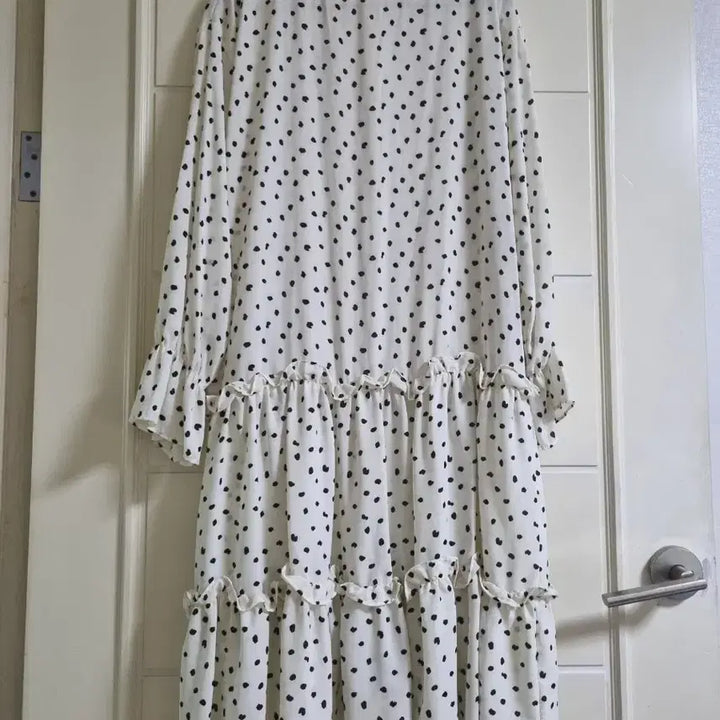 [BUNJANG] Beige Knit Vest &amp; Dot Long Dress Set / 니트조끼 도트 롱 원피스 세트
