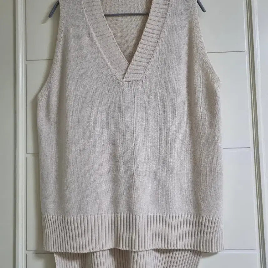 [BUNJANG] Beige Knit Vest &amp; Dot Long Dress Set / 니트조끼 도트 롱 원피스 세트