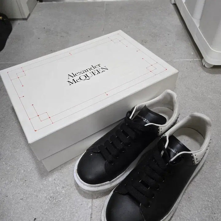 [BUNJANG] Alexander McQueen Studded Tab Sneakers / [정품]알렉산더맥퀸 스터드탭 스니커즈