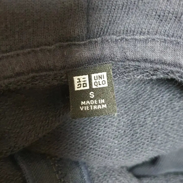 [BUNJANG] Uniqlo Hooded Zip-Up Jumper S Black / 유니클로 후드 집업 점퍼 S 블랙