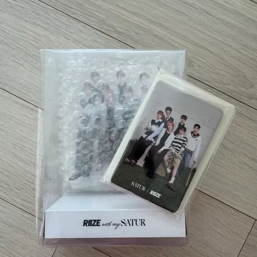 [BUNJANG] RIIZE Setter Photocard + Acrylic Stand Bundle Set / 라이즈 RIIZE 세터 satur 포카+아크릴 스탠드 일괄