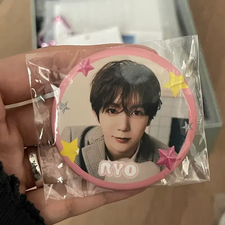 [BUNJANG] NCT WISH Wishful Official Japan Pop-up Pin Badge &amp; Keyring / nct wish료 일본 wishful팝업 공식 굿즈 핀뱃지, 키링