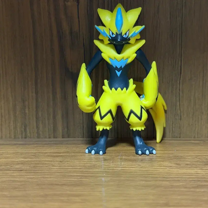 [BUNJANG] Pokemon Zeraora Moncolle Figure / 포켓몬스터 피규어 제라오라 몬콜레
