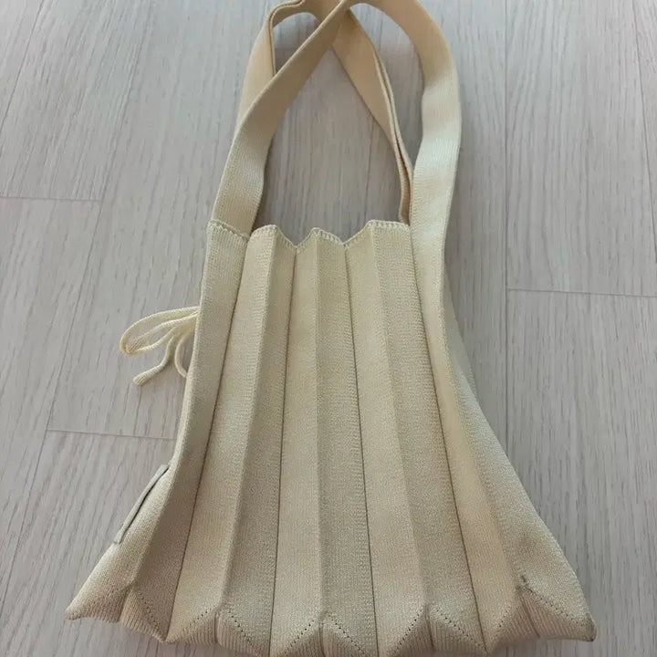 [BUNJANG] Joseph &amp; Stacey Pleats Knit Bag Ivory / 조셉앤스테이시 플리츠 니트백 아이보리