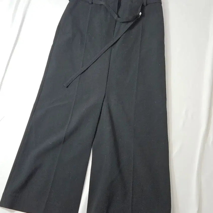 [BUNJANG] Matinkim 2024 Belted Tuck Point Skirt Pants - Size S / 마뗑킴 2024 벨티드 턱포인트 스커트 팬츠 S (거의 새상품)